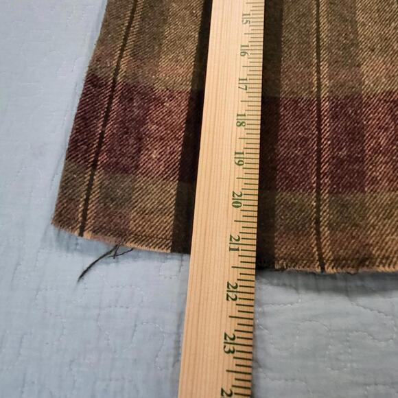 Haptics plaid flannel shacket with large silver buttons and studded cuffs sz S - Picture 7 of 9